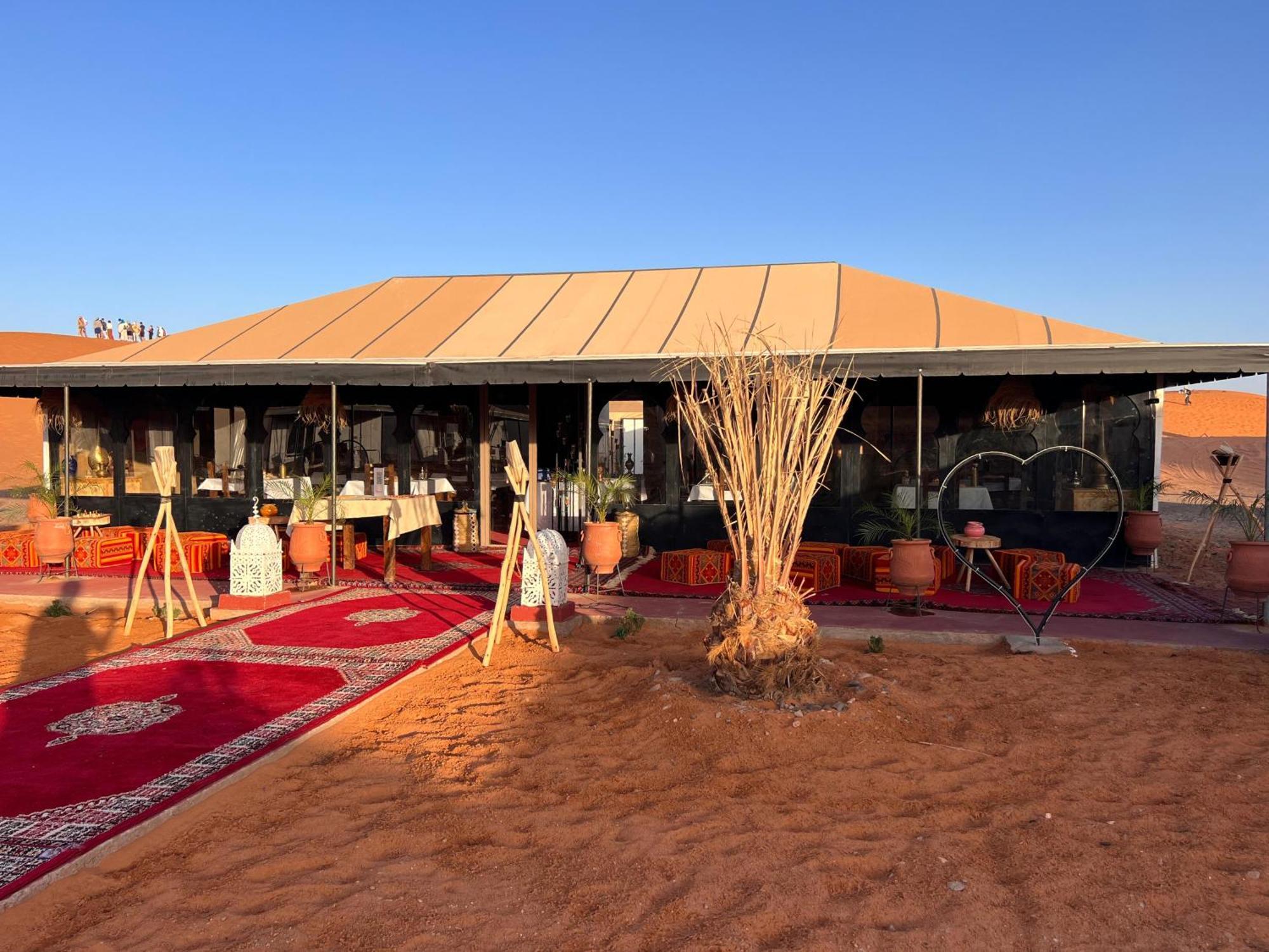 Aladdin Merzouga Camp Екстериор снимка