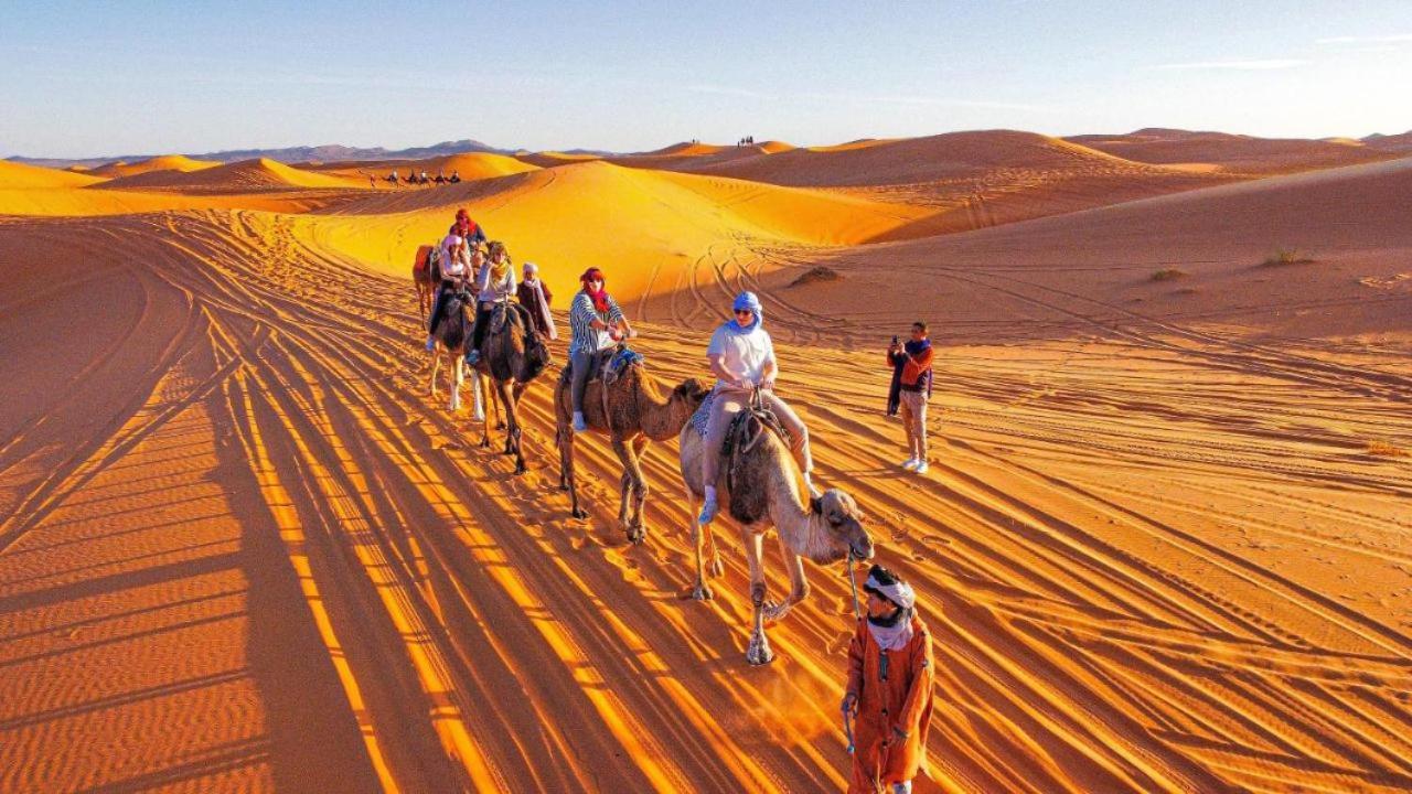 Aladdin Merzouga Camp Екстериор снимка